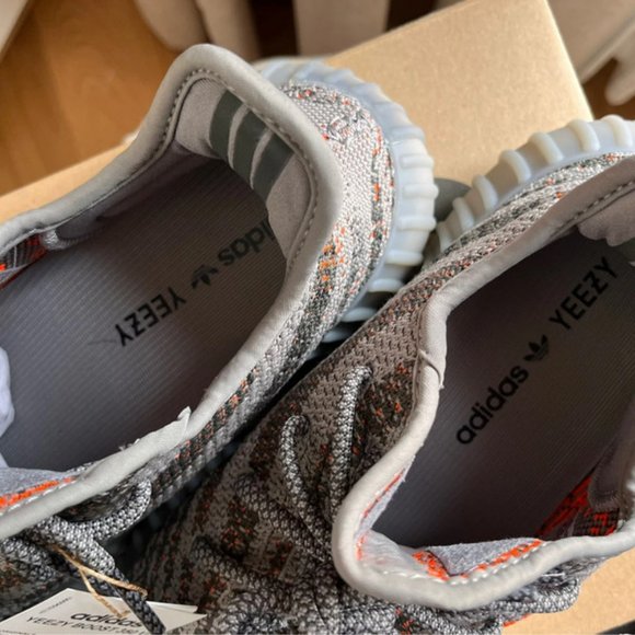 Yeezy boost 350 V2 main image 4